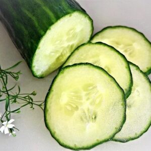 Cucumbers, White or Green (med-large)