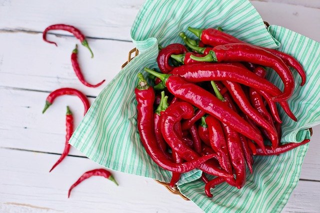 Hot Pepper- Cayennes (1/2 pint)